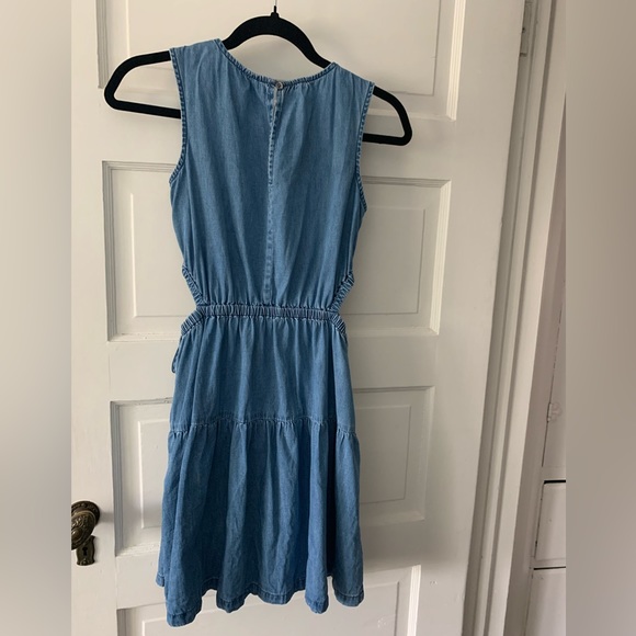 Gap Denim Side-tie Cutout Dress with Washwell - Picture 4 of 9